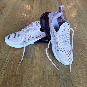 Nike Air Max 270 AH6789-601, women’s size 8, lavender in good used condition